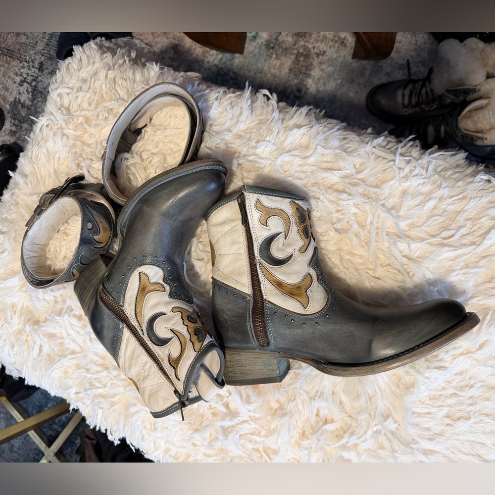 Freebird Tash Blue Ankle Boots with Gold Accents 7 - Picture 5 of 10